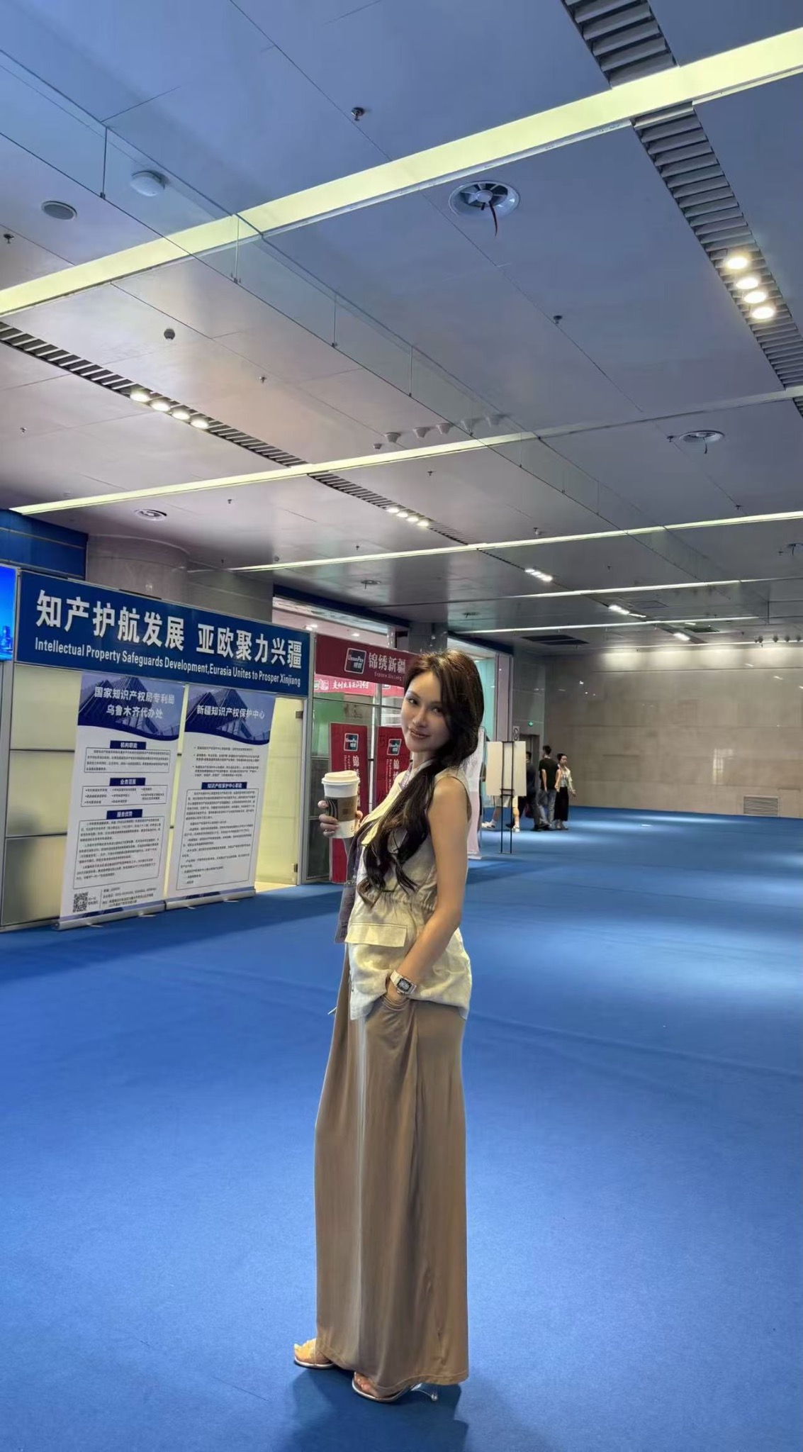 CARLINKAGE representative at Eurasia Expo